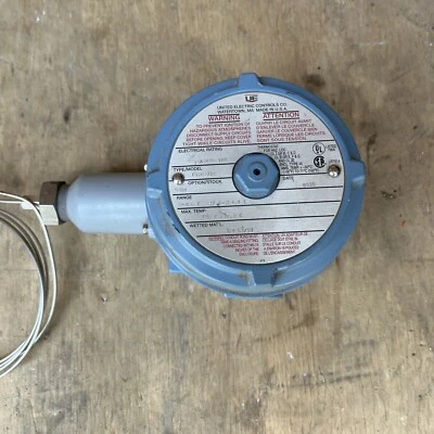 UNITED ELECTRIC F120-7BS TEMPERATURE TRANSMITTER NEW - Image 1 of 3