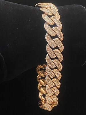 Brazalete de cadena cubana de oro de 14 quilates con diamantes en forma de baguette redonda de 8,90 quilates pavé Foto 1 de 4