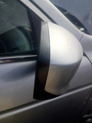1 pair 2006 Honda Accord V6 side mirrors Left and right 2 of them - Image 1 of 4