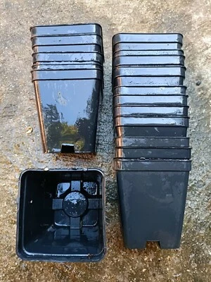 Vasi quadrati plastica colore nero  7x7x8 cm - usati in ottimo stato  50 pezzi - Image 1 of 2