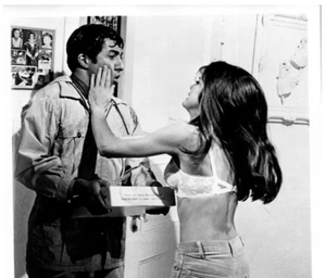 Dustin Hoffman & Katharine Ross The Graduate 1967 s/w Photograph - Bild 1 von 5