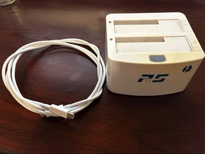 Station de stockage HighPoint Dual-Bay Thunderbolt 10 Gbit/s (RocketStor 5212) + câble TB2 - Photo 1/5