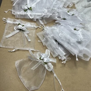 Bolsas de 50 piezas florales blancas de organza para boda dulces transparentes o joyas - Imagen 1 de 4