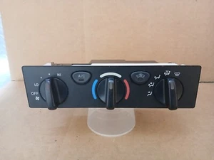2001-2004 OEM Toyota Tacoma A/C heat Climate Control Temp Unit - Picture 1 of 7