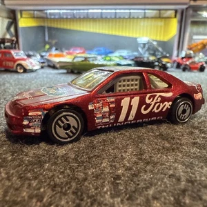 1992 Hot Wheels Ford Thunderbird #11 Race Car Metallic Red Ultra Hot   - Bild 1 von 7