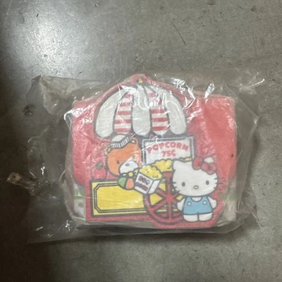NUEVA Cartera Loungefly Sanrio Hello Kitty and Friends Rojo Carnaval🍿Solapa Nueva con Etiquetas Foto 1 de 2