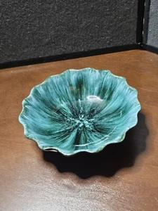 Vintage Blue Mtn Pottery Ruffled Edge Dish Bowl - Picture 1 of 6