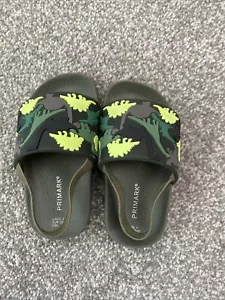 Boys Slides Size 4 - Picture 1 of 3
