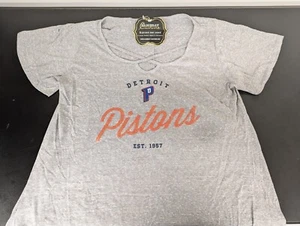 Detroit Pistons Gameday Couture Criss Cross Neck Script Gray T-Shirt Sz XXLarge - Picture 1 of 6