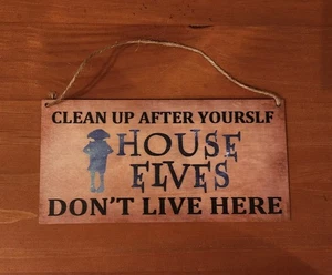 Lustiges Schild Hauselfen Wohndeko Geschenk Magie Humor Strumpf Füller 8 Zoll - Bild 1 von 2