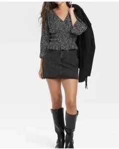 Women’s Universal Thread Long Sleeve Smocked Top Black Floral L/Retail $25 - Picture 1 of 8