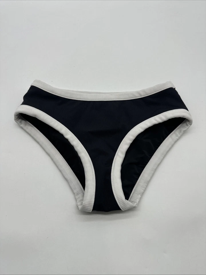 Parte inferior de bikini Chanel para mujer talla 38 blanco y negro con logotipo piedra cáscara en Italia. #34314 Foto 1 de 4