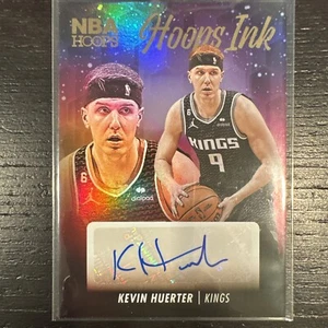 2023-24 Panini NBA Hoops Ink HI-HUE Kevin Huerter Auto - VS - Picture 1 of 2