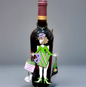 Care & Wonder "Girlfriend You're The Queen' Bottle Ornament Charm Gift Tag - Picture 1 of 9
