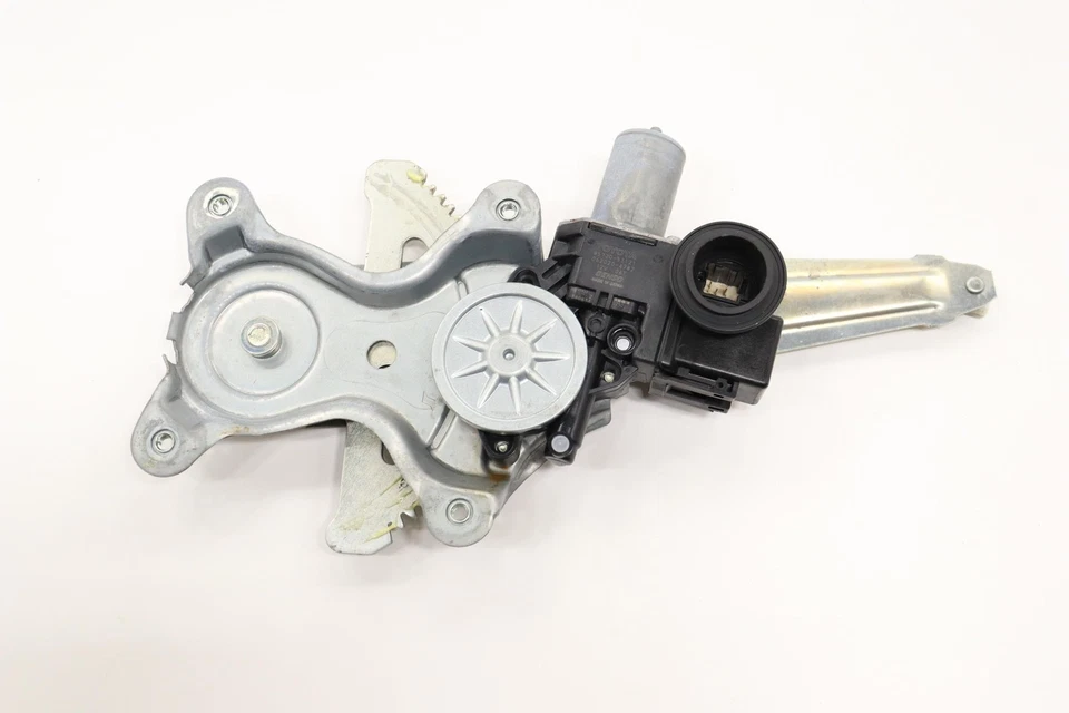 LEXUS IS200T 2016-2017 regulador de ventana de puerta trasera derecha OEM 8572053121 Foto 1 de 4