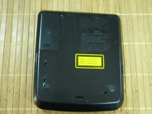 SONY D-121 DISCMAN PARTS: LOWER CHASIS. VERY GOOD CONDITION. - Picture 1 of 2