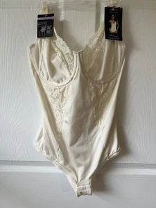 NEW Maidenform Lace Bodybriefer With Bra Firm Control 38D Ivory FL1456 - Picture 1 of 4