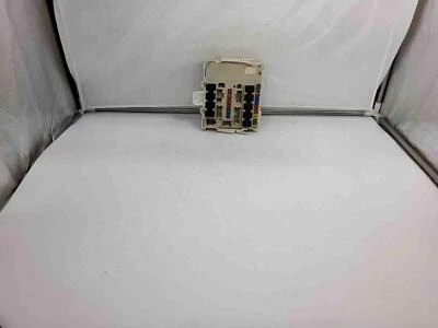 2005 nissan xterra inner cabin fuse box assembly 284b67s002 - Image 1 of 4