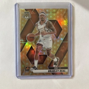 BRADLEY BEAL 2024-25 MOSAICO BALONCESTO PANAL PRIZM SSP SOLES - Imagen 1 de 2