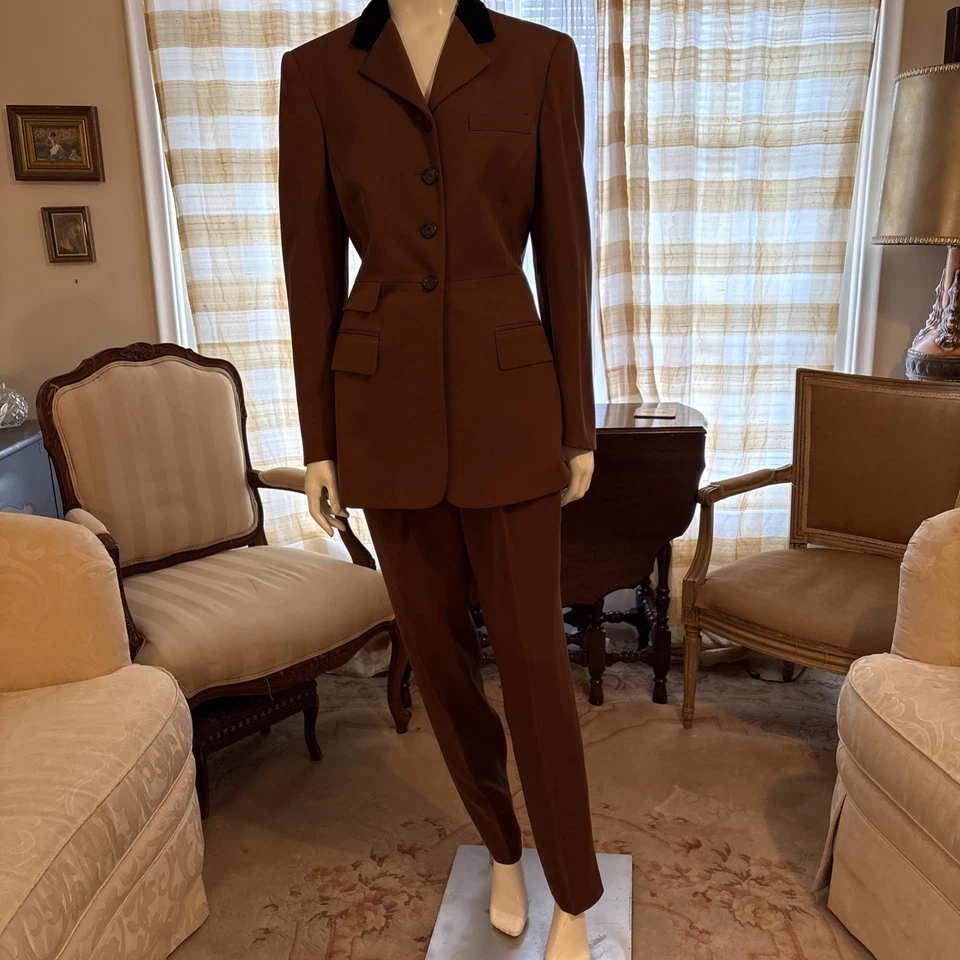 Gorgeous Lauren Ralph Lauren 2PC Brown Pant Suit  Pockets Velvet Collar Sz 10 - Image 1 of 4