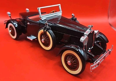 Danbury Mint 1927 Stutz Black Hawk 1:24 Scale Black w/ Red Interior Diecast ++ - Image 1 of 4