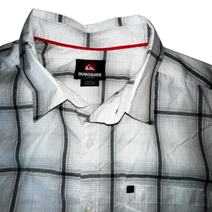 Quiksilver Grande Manga Corta Cuadros Abotonada con Bolsillo y Logo - Imagen 1 de 8