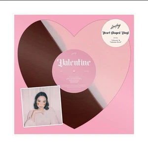 Laufey Valentine Chocolate Strawberry Split Heart Shaped Vinyl IN-HAND - Bild 1 von 2