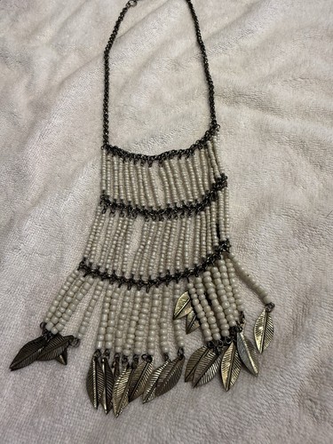 VETEMENTS Collana di perle bianche con perline