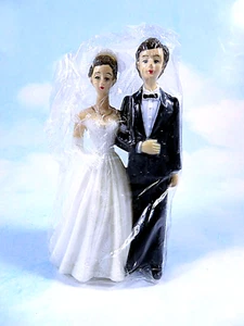 Bride And Groom Couple Wedding Cake Topper Tulle Veil 4.5" K Collection New - Picture 1 of 4
