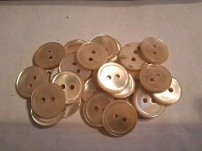 50 Perlmutt Knöpfe beige/hellbraun schimmernd, Set, ca. 15 mm, Konvolut - Bild 1 von 2