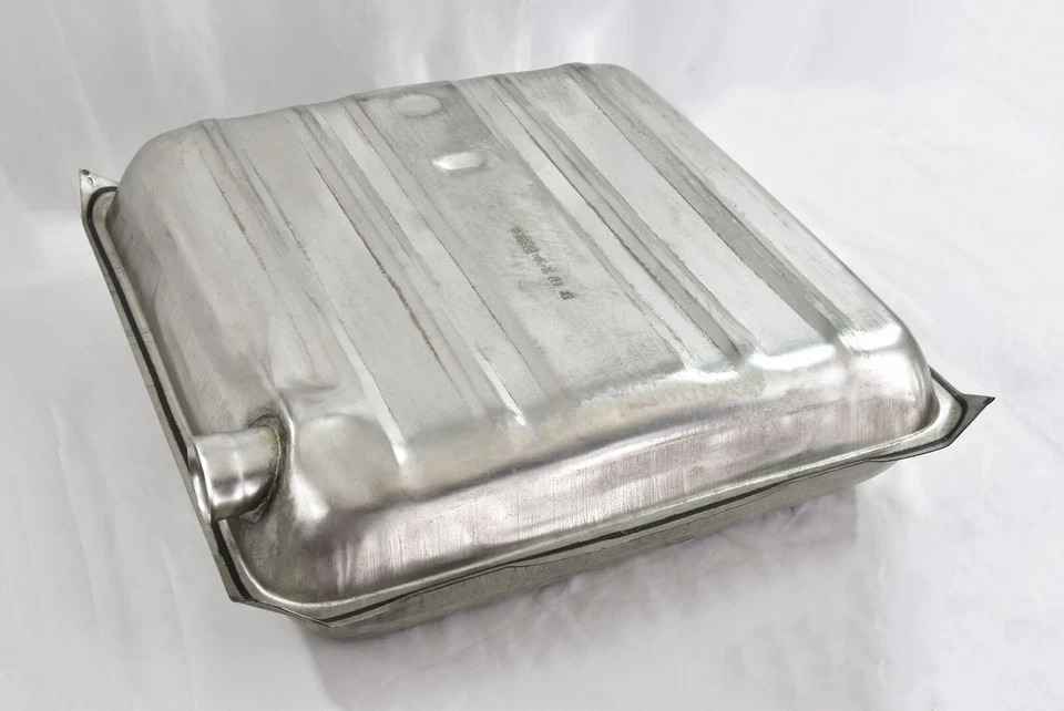 Chevrolet Bel Air 210 1955 1956 tanque de combustible de gasolina acabado estilo OE con drenaje Foto 1 de 2