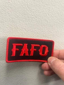 "Toppa ricamata FAFO F**K AROUND SCOPRI, Back/Da cucire - 4""x2" - Foto 1 di 1