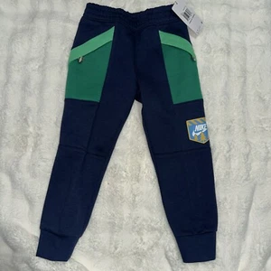 Boy's Youth Nike Fleece Lined Jogger Sweatpants NEW Size 5 Med Kids Swoosh - Picture 1 of 6