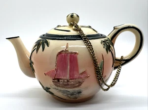 Nini Mini Teekanne Figur - Segelboot & Palmen - handbemalt, Kette dabei - Bild 1 von 15