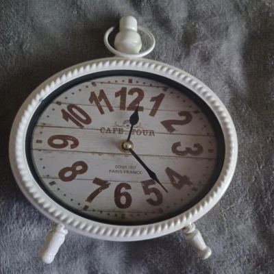 8" Tall Oval Face Decoration Desk Table Freestanding Cafe Tour White Metal Clock - Image 1 of 2