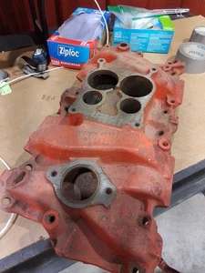 Colector de admisión Chevrolet GM SBC de mediados de la década de 1970 OEM 346250 - Imagen 1 de 6