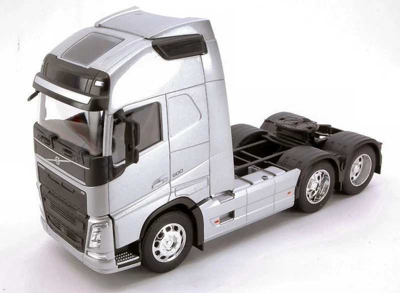 Volvo FH 3-Axle Truck 2016 Silver 1:32 WELLY 32690LS - Immagine 1 di 1