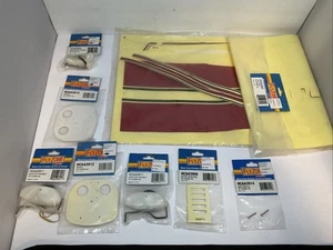 NOS LOT OF FLYZONE R/C CESSNA 182 RC AIRPLANE PARTS: Nose Gear, Battery Hatch ++ - Picture 1 of 6