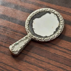 Vintage Miniatur Metall Handspiegel verziert dekorativ Waschtisch Puppenhaus Größe 3,5" - Bild 1 von 1