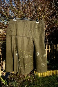 36. Vintage Trachten Rock Jahre Dirndlrock Stickereien Glitzersteine Gr. M L - Bild 1 von 4