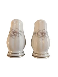 Noritake Spring Venture Salt And Pepper Shakers Bone China VTG Replacement - Picture 1 of 13