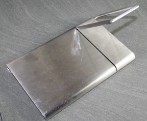Käseschneider Edelstahl TCM mit Schneidemesser Käse Schneide- und Servierbrett - Bild 1 von 4