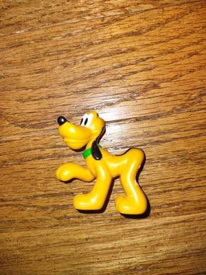 Disney Plutón Walking Paw-Up Pose 2 in Estatuilla de Plástico Decoración de Pasteles Figura de Juguete Foto 1 de 3