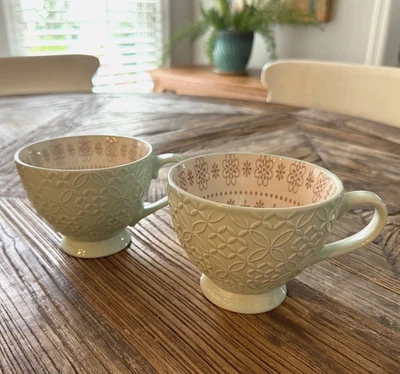 Juego de tazas de té de café en relieve con patas verdes menta de 16 oz a juego de artículos para el hogar exclusivos Foto 1 de 4