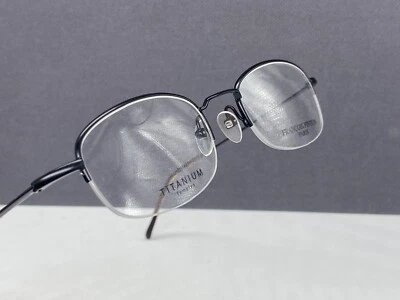 Monturas de gafas Francois Pinton para hombres y mujeres negras angulares Titan lente pequeña Np: Foto 1 de 4