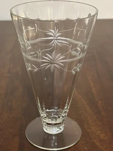 Set of 7 Vintage Etched Floral Starburst Footed Parfait Cordial Glasses 6 1/4” - Picture 1 of 10