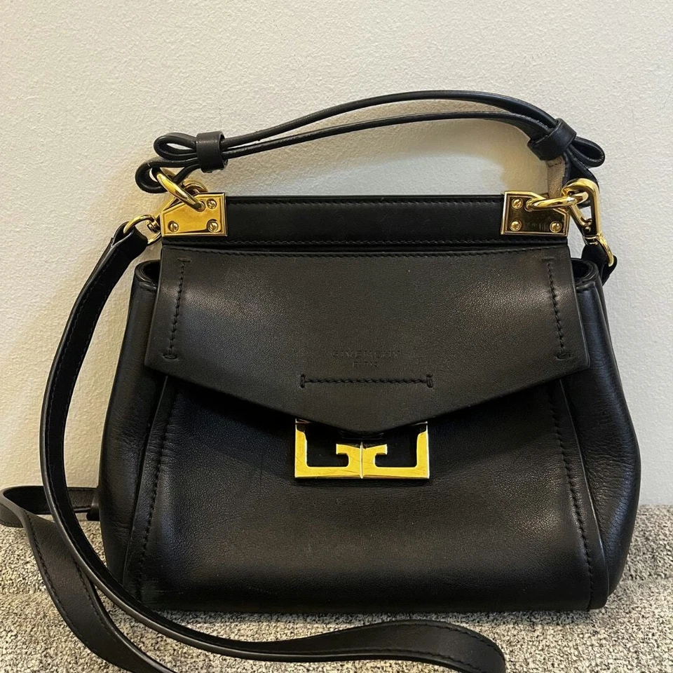 Bolso de Mano Givenchy Color Negro Foto 1 de 4