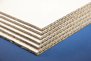 60 CORRUGATED BOARD CARDBOARD SHEETS WHITE DOUBLE WALL 575mm X 265mm - Picture 1 of 1