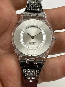 Orologio Swatch Skin Third Date SFK370G buone condizioni batteria nuova funzionante 2002 - Foto 1 di 7