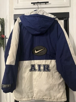 Nike Air vintage 90s puffer jacket in white and blue jacket - Image 1 of 4